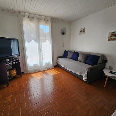 Location Saisonniere Apartment Coursan Екстериор снимка