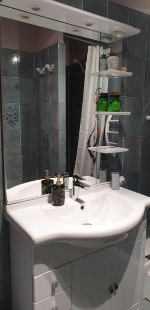 Location Saisonniere Apartment Coursan Екстериор снимка