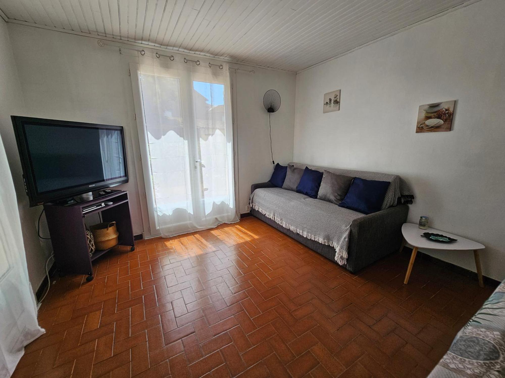 Location Saisonniere Apartment Coursan Екстериор снимка